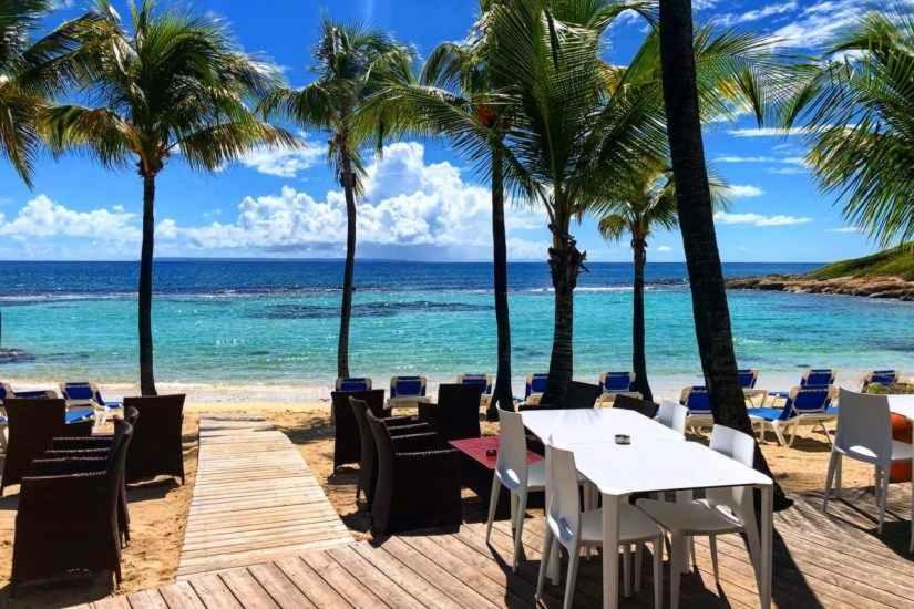 Romantique Et Bel Appartement En Bord De La Mer, Piscine Surveillee Et Belle Plage A 50M Saint-Francois  Esterno foto