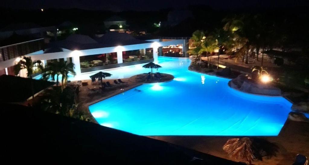 Romantique Et Bel Appartement En Bord De La Mer, Piscine Surveillee Et Belle Plage A 50M Saint-Francois  Esterno foto